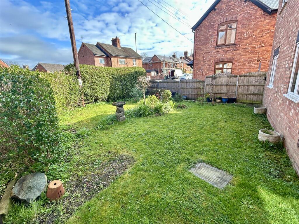 Wrexham Road, Whitchurch. photo 4