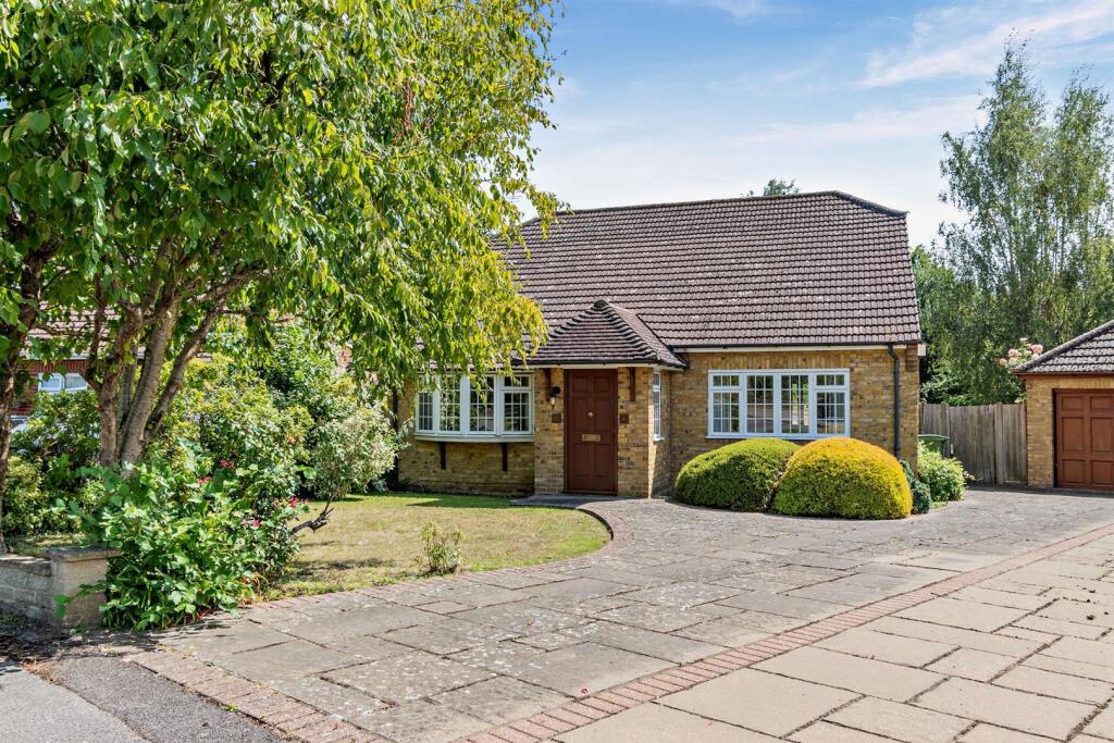 4-bed detached on Manor Rise, Bearsted, Maidstone, £725,000