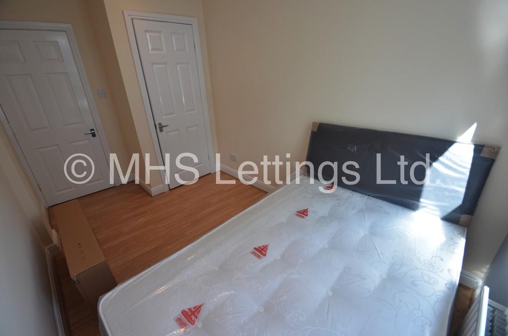 Room 3, 5 High Cliffe, Leeds, LS4 2PE