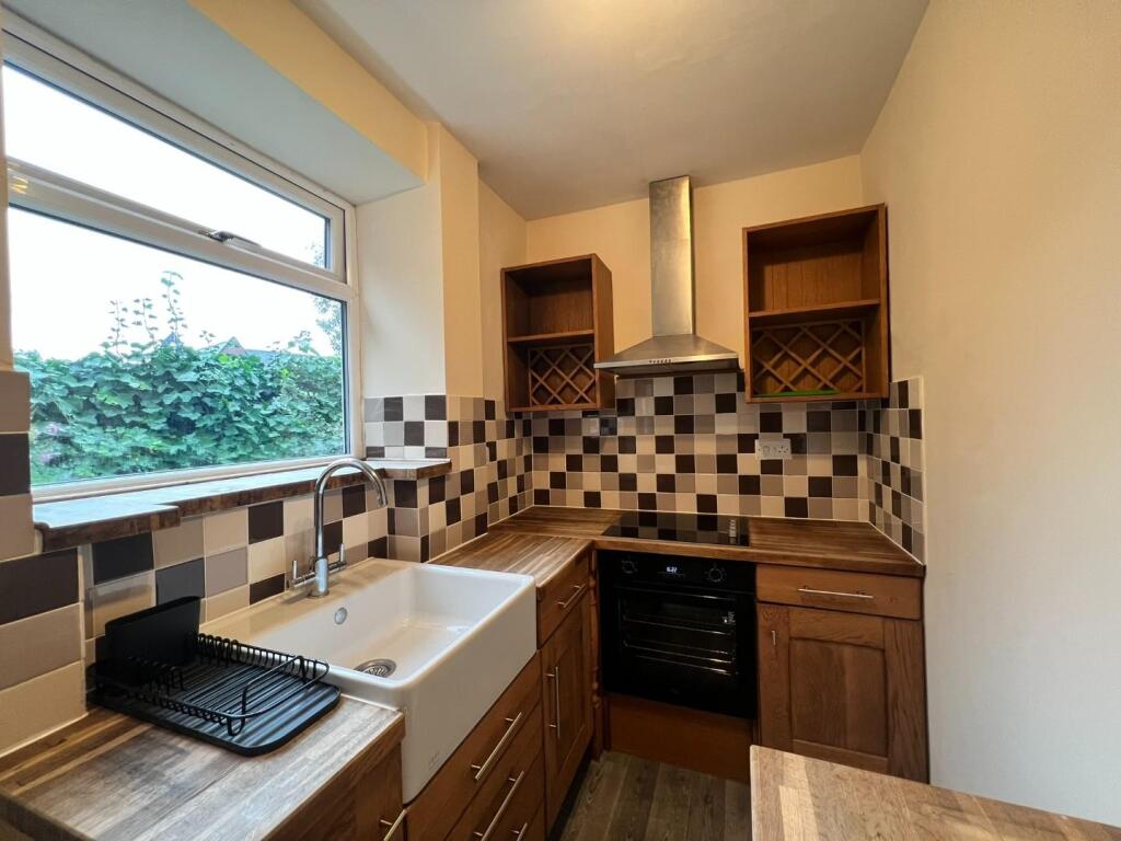 House in Wakefield - View 5