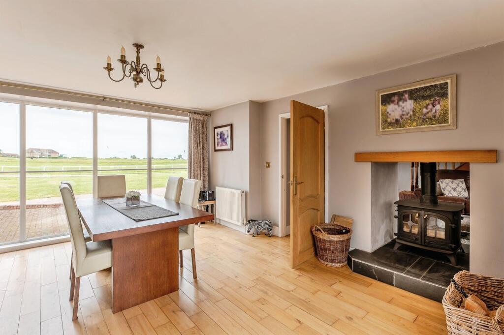 House in Wincanton, Charlton Musgrove - More