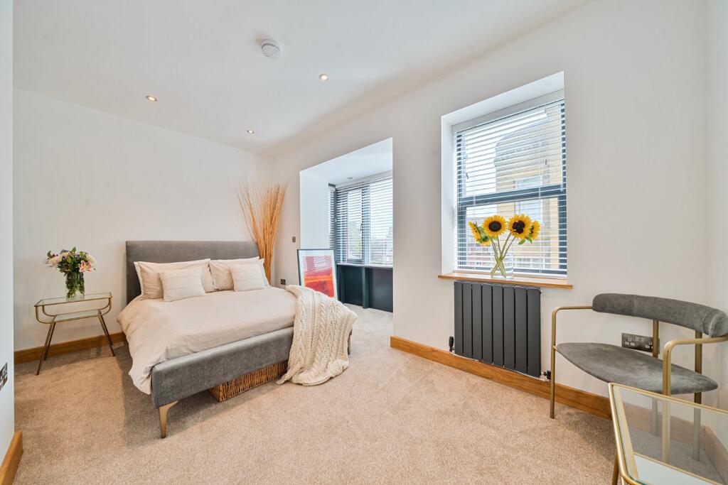 House in Fareham, Hampshire - View 5