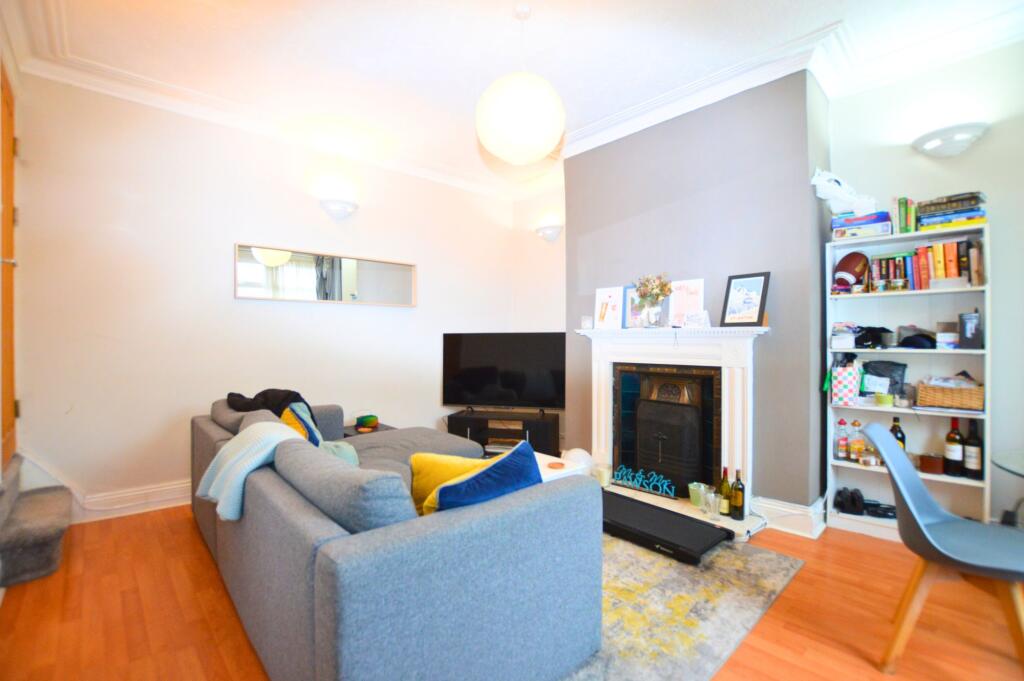 Main image of property: Norman Mount, Leeds, LS5