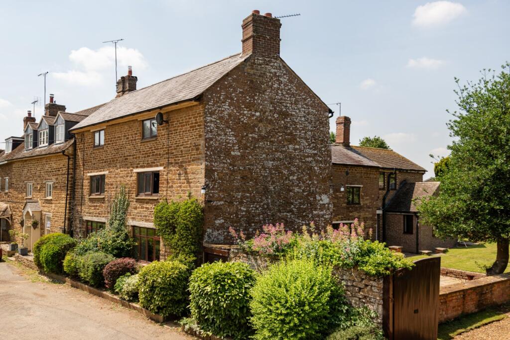 Main image of property: Middleton Cheney, Banbury, Northamptonshire