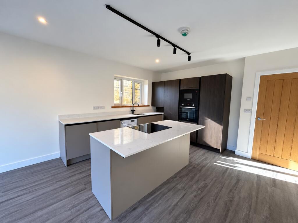 House in Bradford - View 3