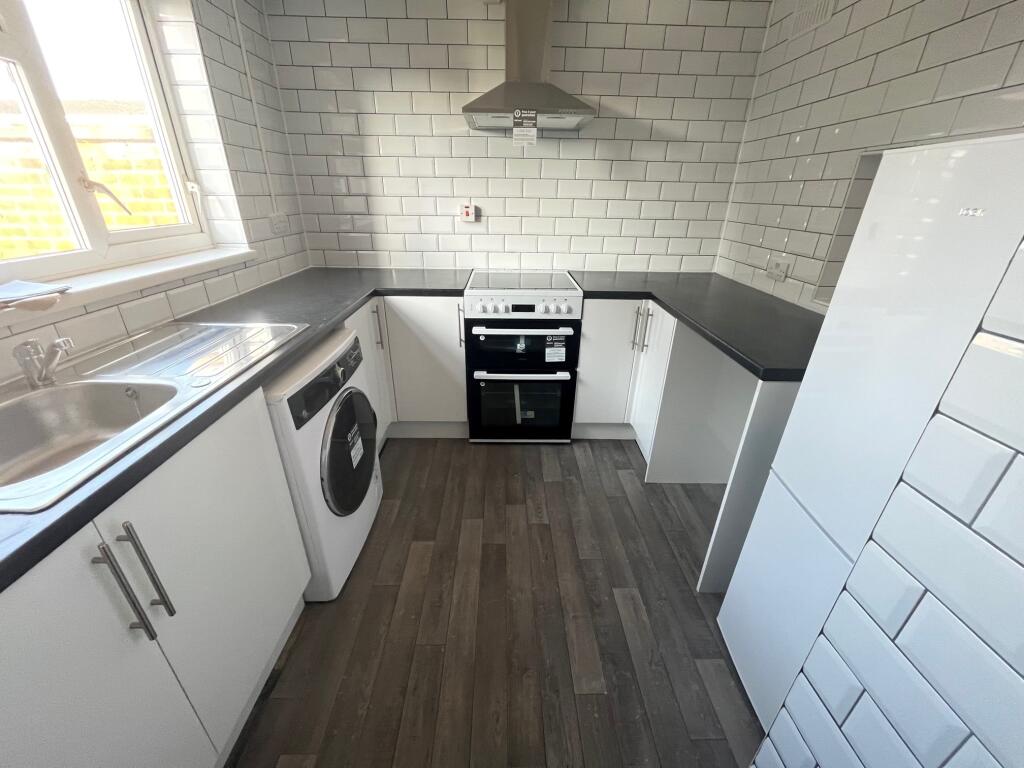 Apartment in Grimsby, Nunsthorpe - View 3