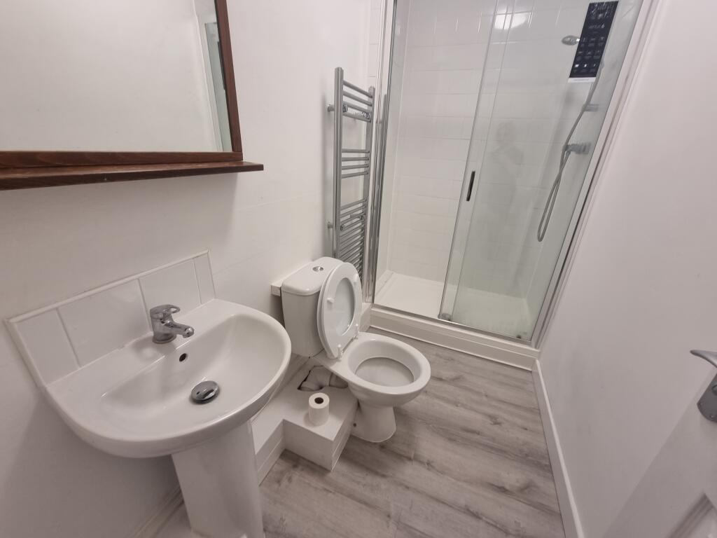 Apartment in Warwick, Royal Leamington Spa - View 4