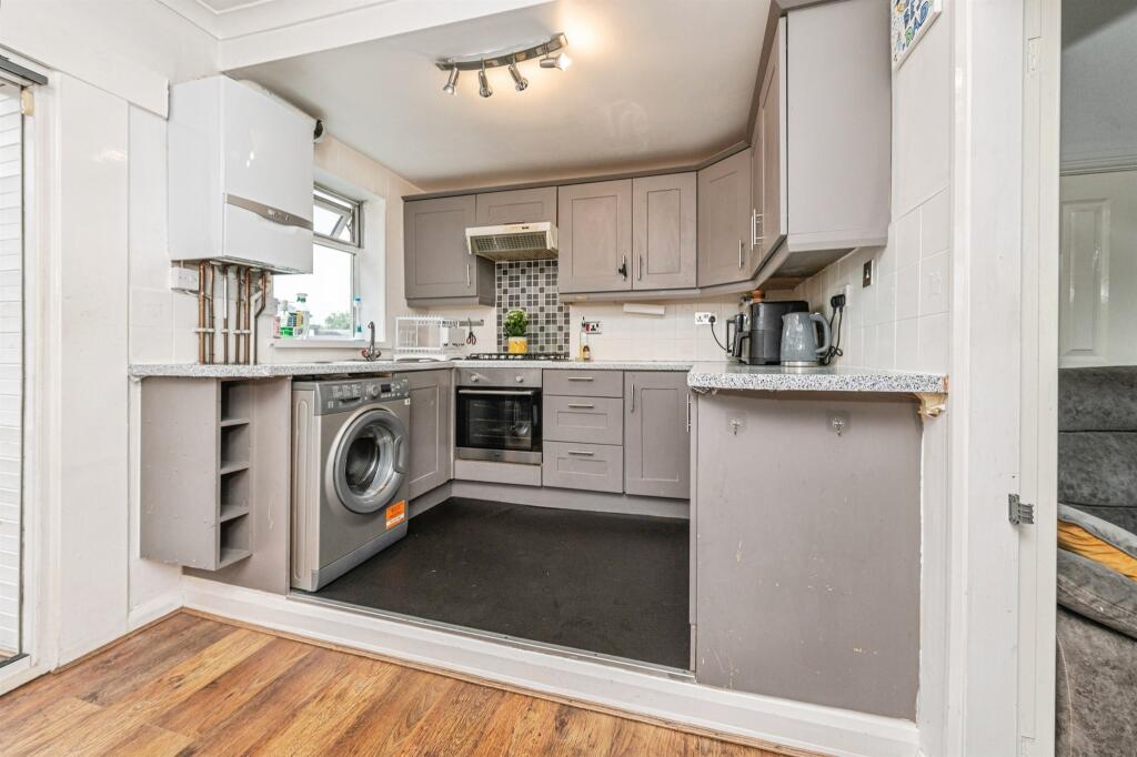 House in Wakefield - View 4