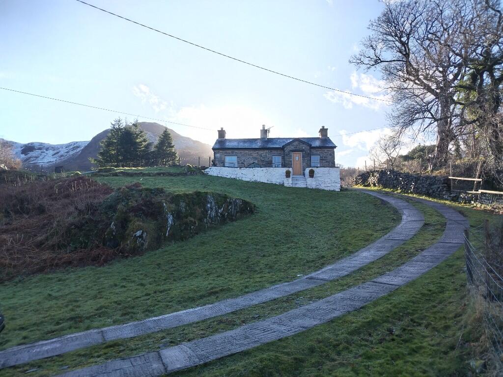 Main image of property: Llanberis, LL55