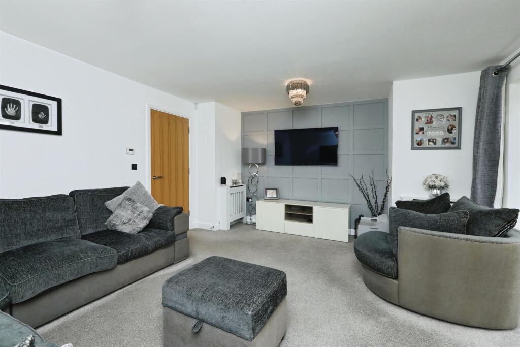 House in Rotherham, Wickersley - View 2