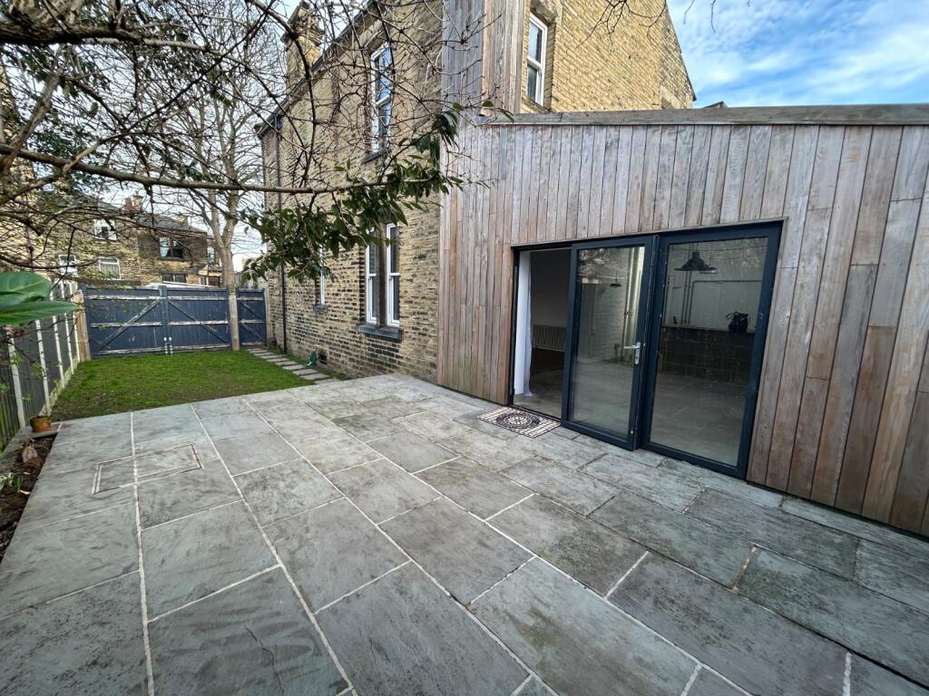 Additional image 2 of Whitcliffe Rd, Cleckheaton, BD19