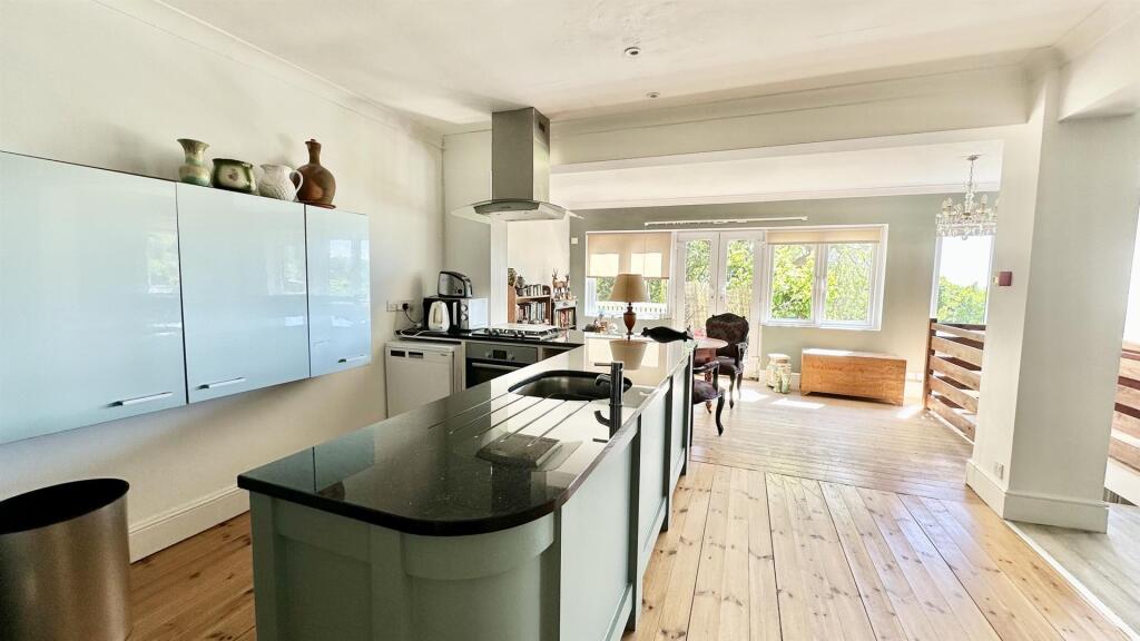 House in Hastings, Belmont - View 6