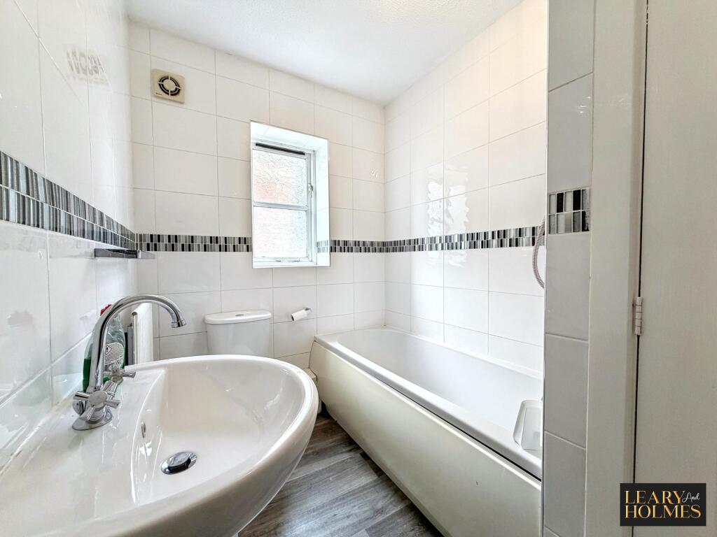 Apartment in Newcastle upon Tyne - View 4