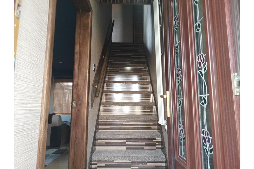 House in Stoke-on-Trent - More