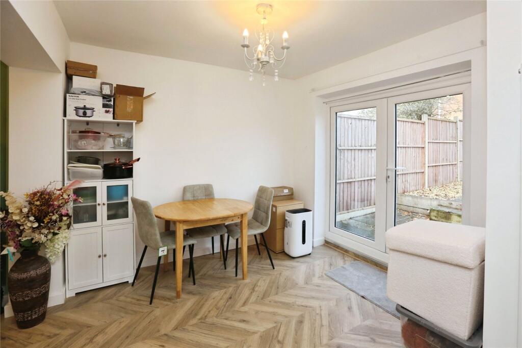 House in Fareham, Locks Heath - View 3