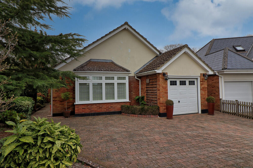 Main image of property: Woodlands close