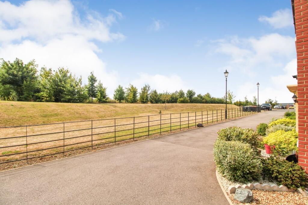 House in Milton Keynes - View 4