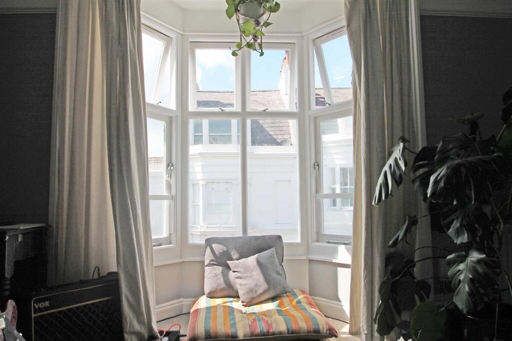 Apartment in Brighton, Brunswick - View 4