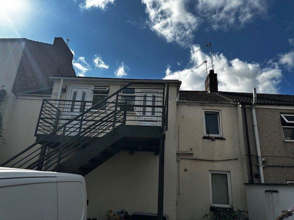 Main image of property: 29b Green Lane