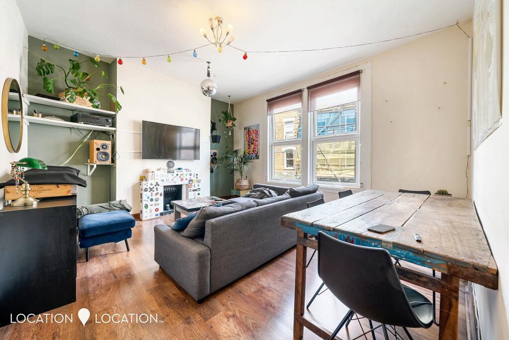 3-bed flat on Stoke Newington Church Street, London, N16, £525,000