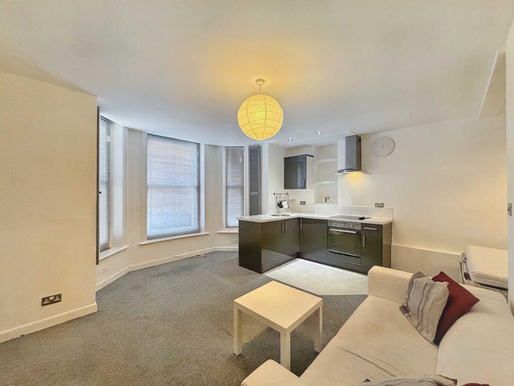Westciff *Coastal Living | Character Charm | Prime Investment* photo 2