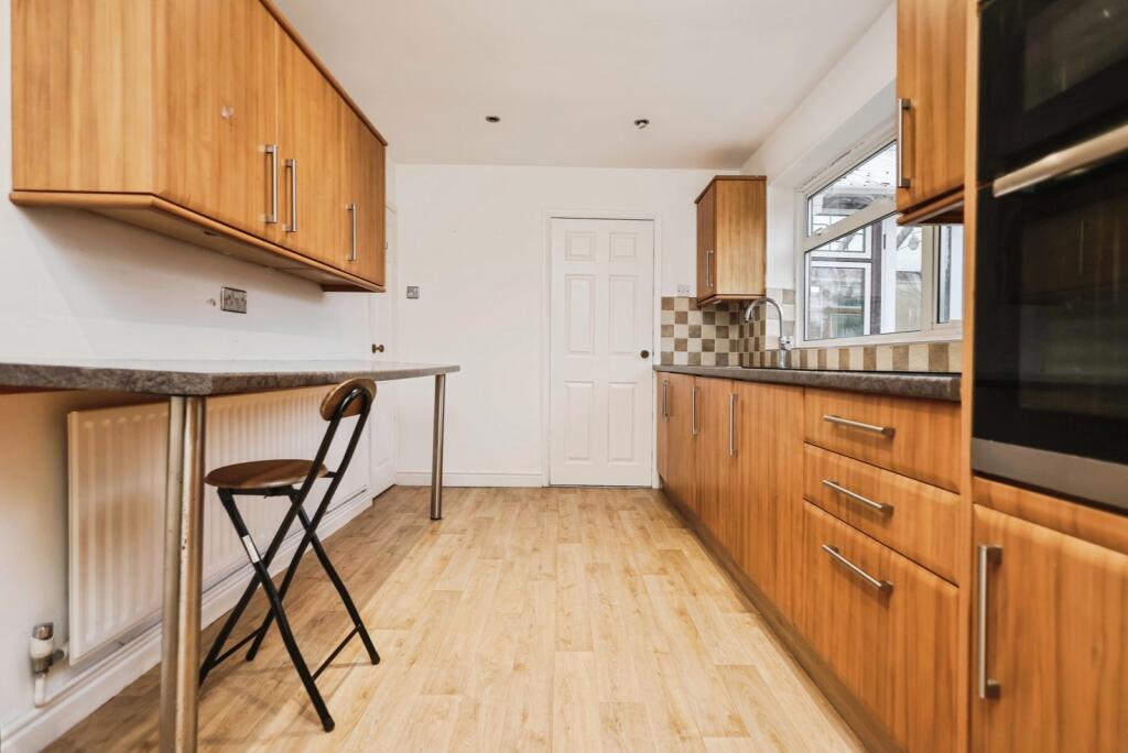 Bell Lane, Lower Broadheath, Worcester, Worcestershire, WR2 photo 2