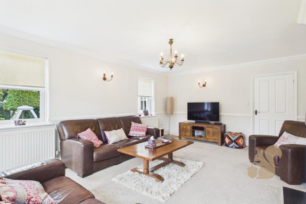 House in Uttlesford, Church End, Great Dunmow - More