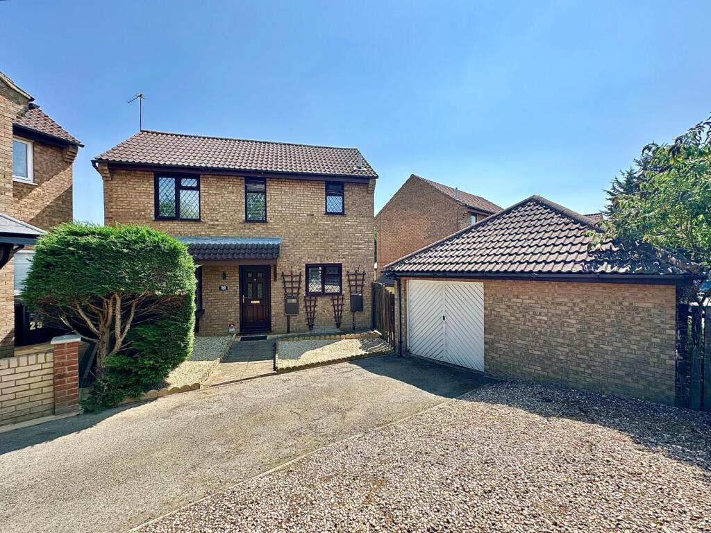 Main image of property: Verdant Vale, East Hunsbury, Northampton NN4