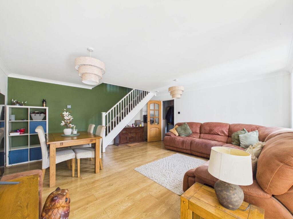 House in Horsham, Southwater - More