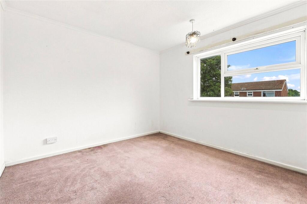 Apartment in Southend-on-Sea, Essex - View 5