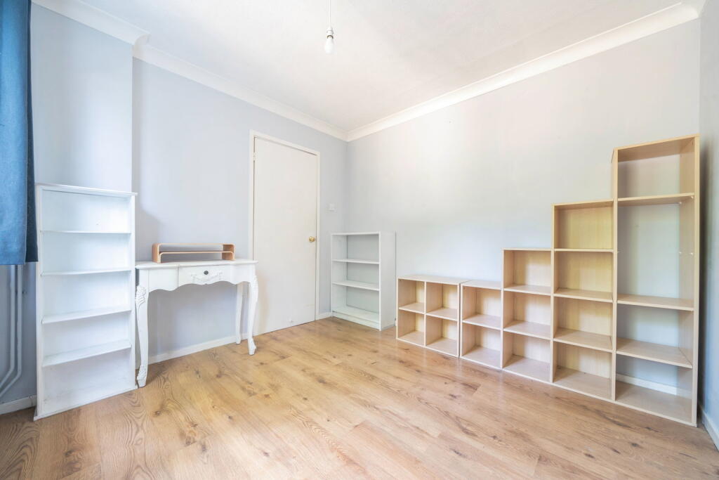 Chain Free Townhouse, Over 1,300sq ft, 4 Bedrooms photo 4