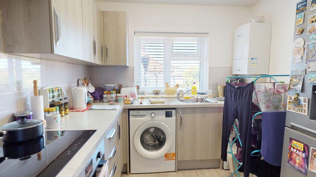 Apartment in Cheltenham, Lynworth, Whaddon - View 5