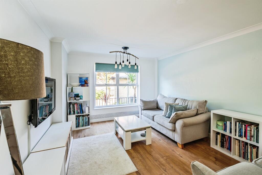 House in Eastbourne, East Sussex - View 2