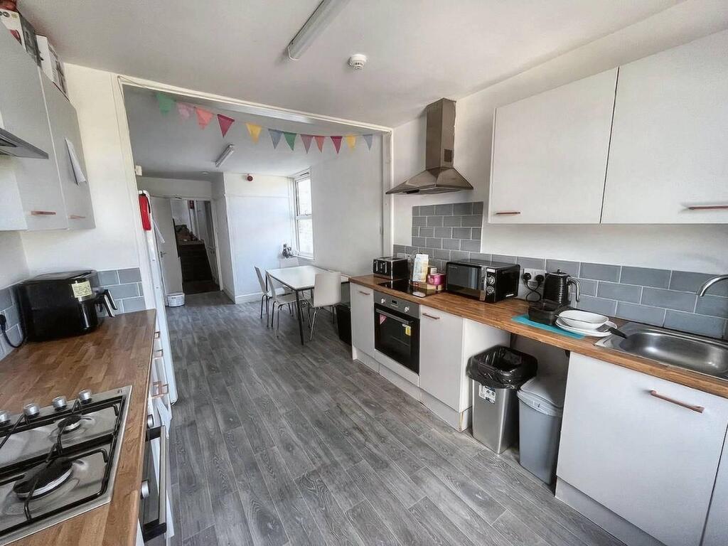 House in Plymouth - View 4