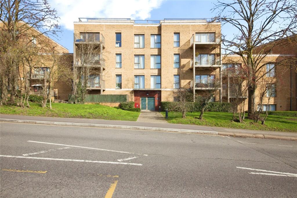 1-bed flat on Bittacy Hill, London, NW7, £375,000