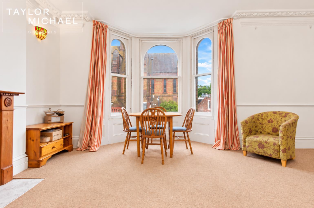 6 bedroom flat for rent