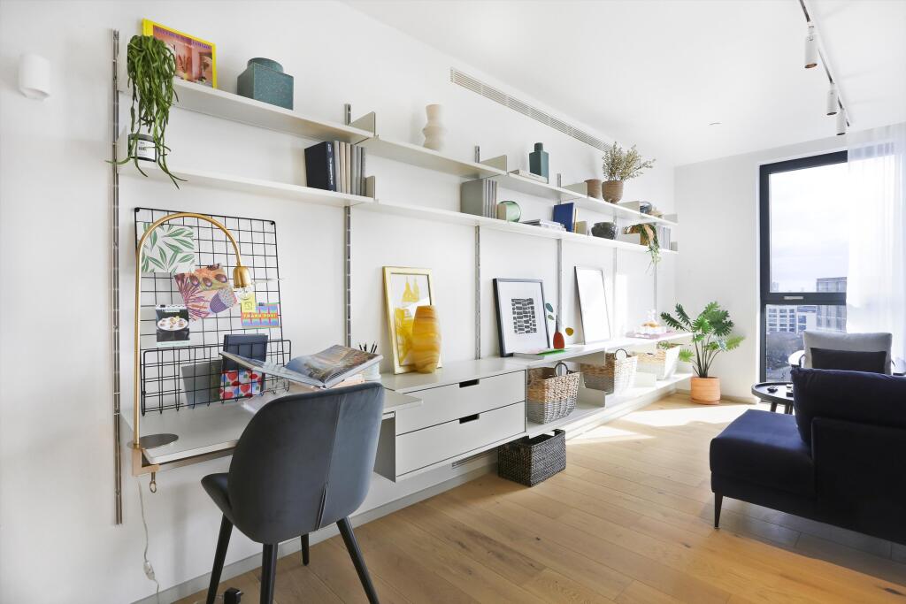 Apartment in London - More