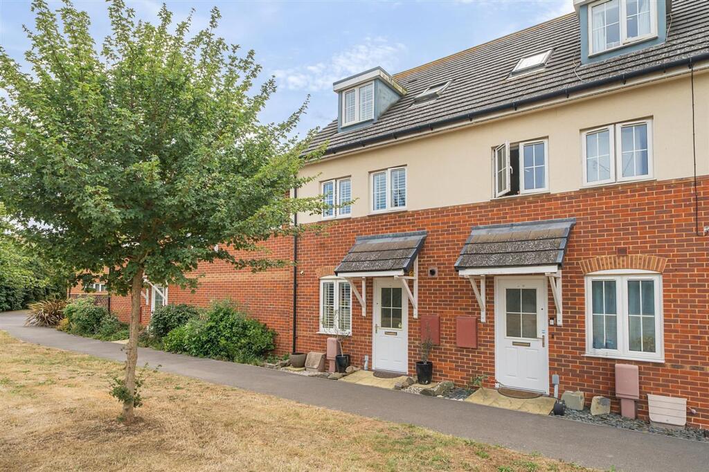 3-bed terraced on Meaden Way, Felpham, PO22, £350,000