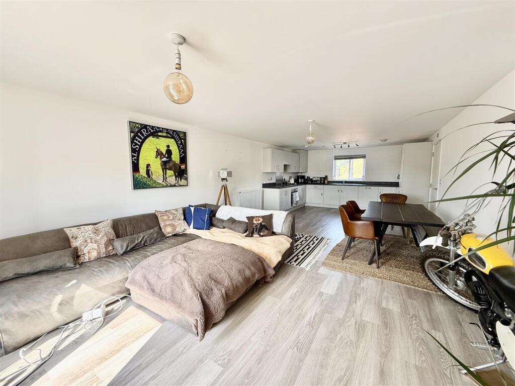 Apartment in Brighton - View 4