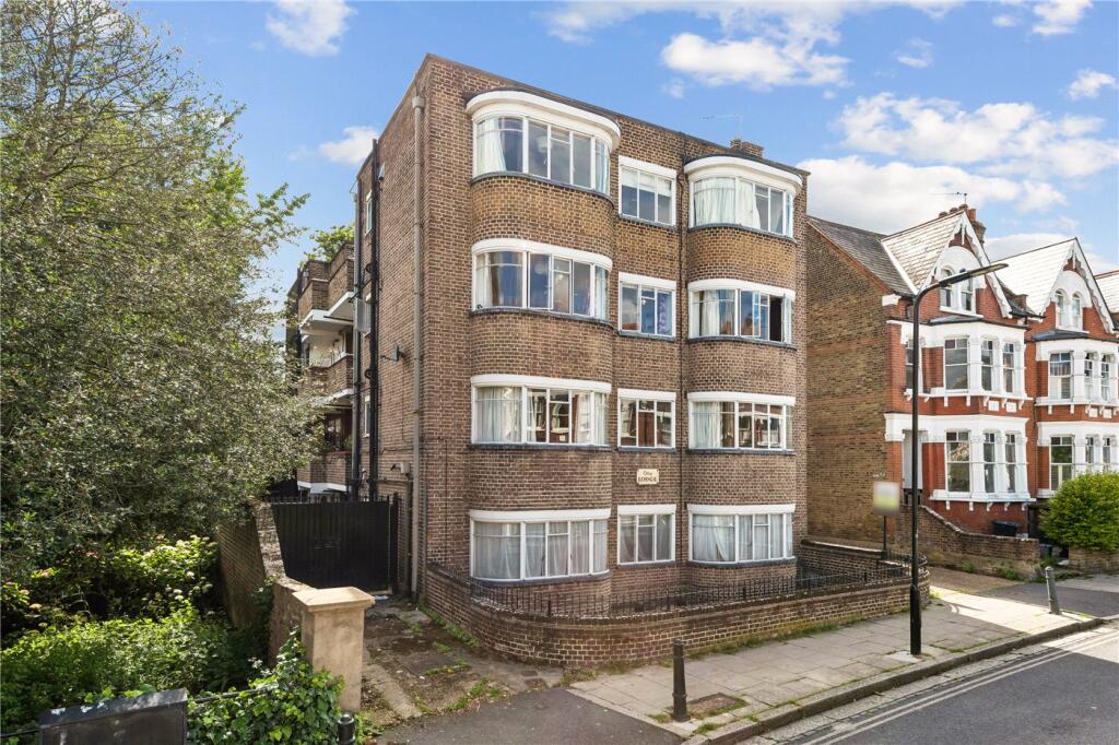 Main image of property: Clissold Crescent, London, N16