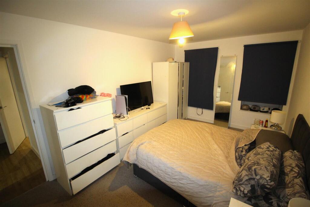 Apartment in Havant, West Leigh - View 5