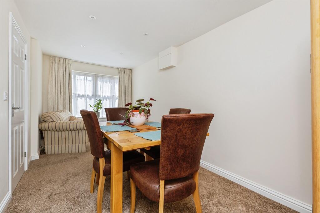 House in Torquay, Torbay - View 5