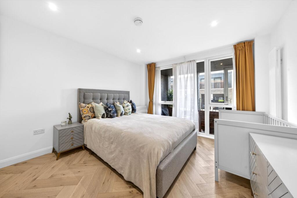 Ravensbury Terrace, London, SW18 - View 6