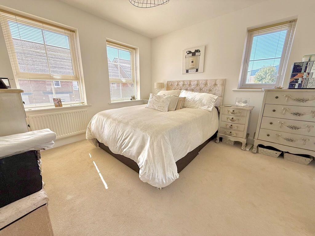 House in Dunstable, Central Bedfordshire - View 5