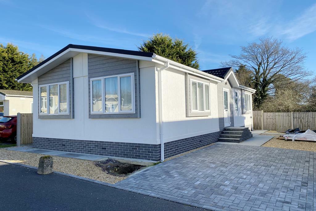 Slepe Park, Dorchester Road, Lytchett Minster, Dorset, BH16