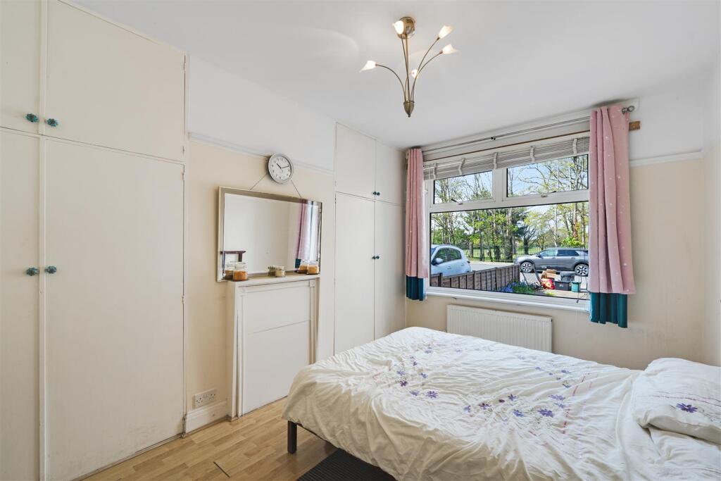 Apartment in Twickenham - More