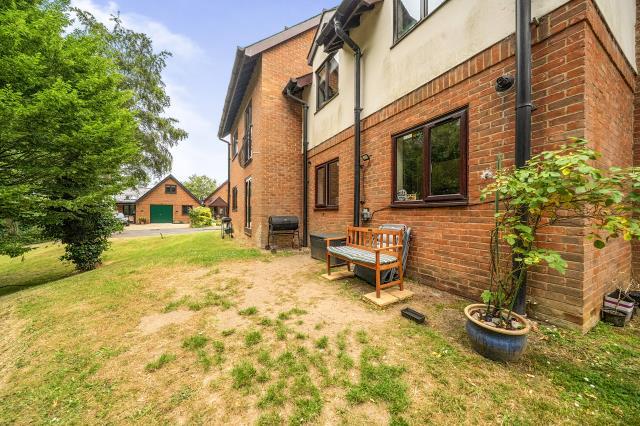 Apartment in Speen - View 3