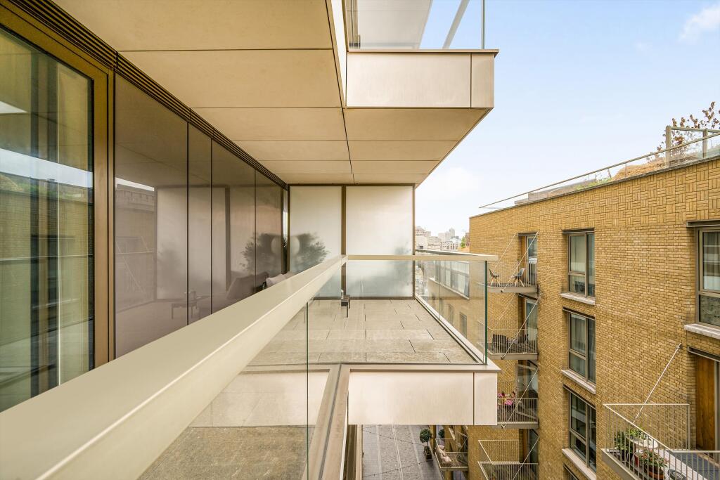 Apartment in London, One Tower Bridge, Old Kent Road - View 2
