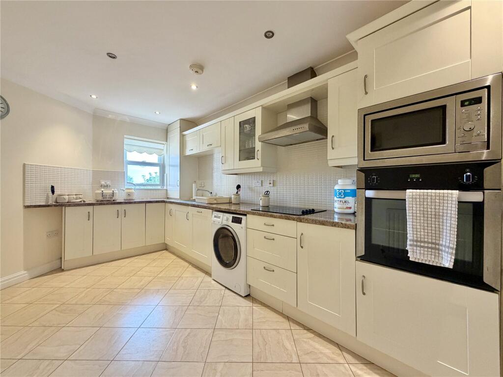 Station Road, Ainsdale, PR8 photo 3