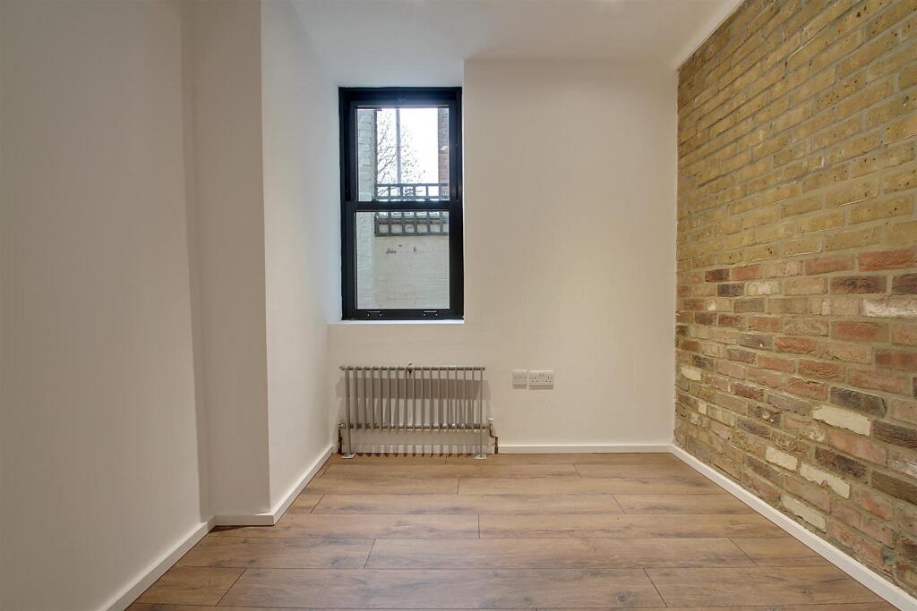 2 bedroom mews property for rent